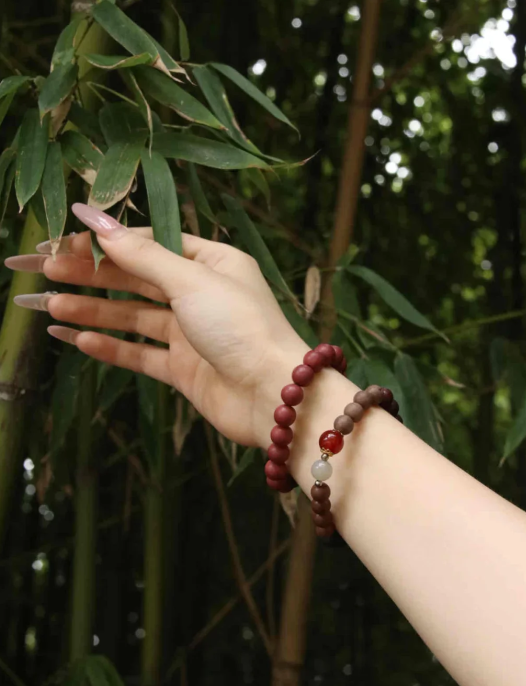 How to Choose Your First Scented Prayer Bead Bracelet: A Beginner's Guide